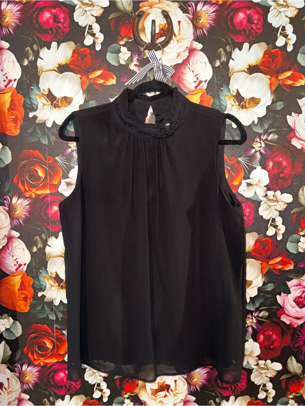 Karl Lagerfeld Black Sleeveless Mock-Neck Sleeveless Blouse, M